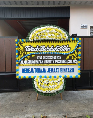 Papan Bunga Duka di Tondano Timur